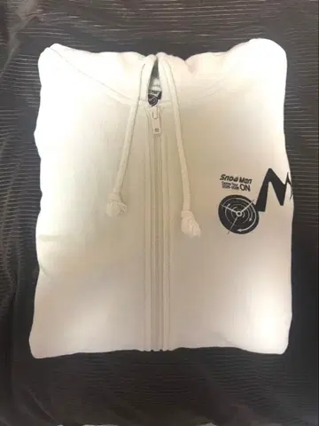 SnowMan ON 투어 후드티 언제나의 사이즈