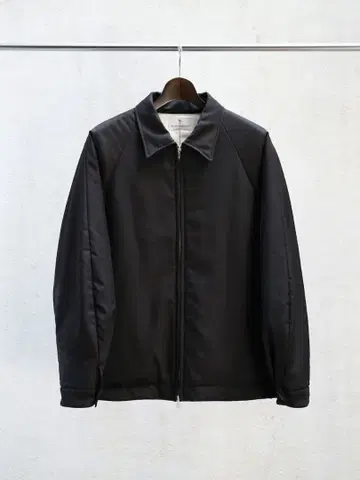 MB 하이엔드 비슈 울 클래식 패디드 드리즐러 자켓