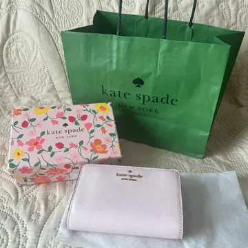 케이트 스페이드 2단 접이식 지갑