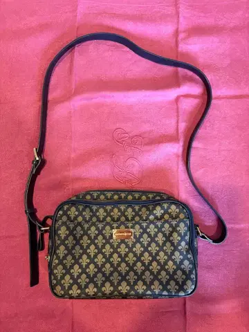 PATRICK COX 플뢰르 패턴 숄더백