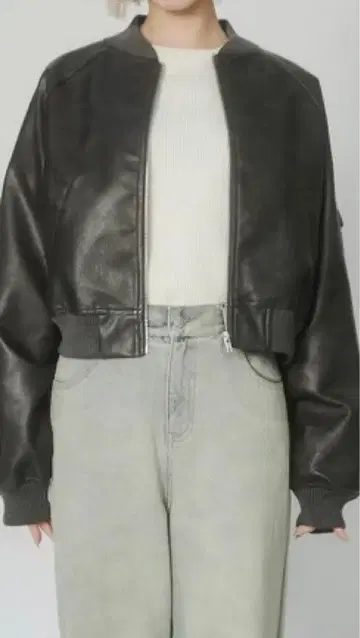 블랙 가죽풍 크롭 자켓 FREE