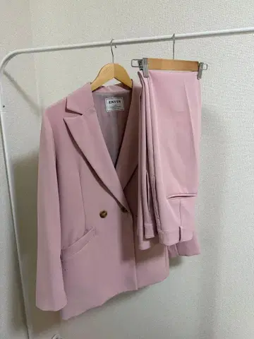 ENYYM 핑크 셋업 자켓 팬츠