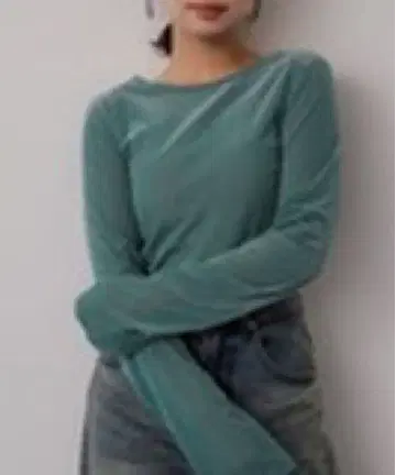 그린 긴팔 상의 핏 타입