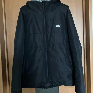 뉴발란스 블랙 다운 자켓 M