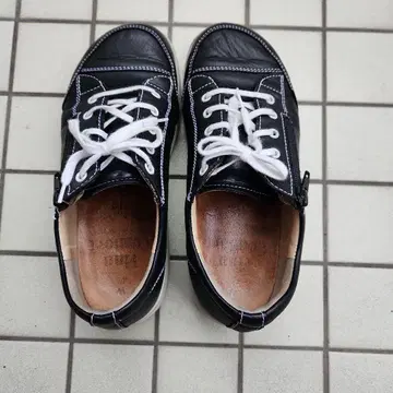 Finn Comfort 블랙 스니커즈 M