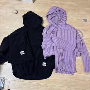 SHEIN 플리스 후드 부착 블랙과 보라색 셋업 2세트