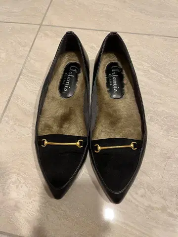 스틸레토 플랫슈즈 블랙