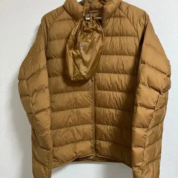 UNIQLO 울트라 라이트 다운 브라운 다운 자켓