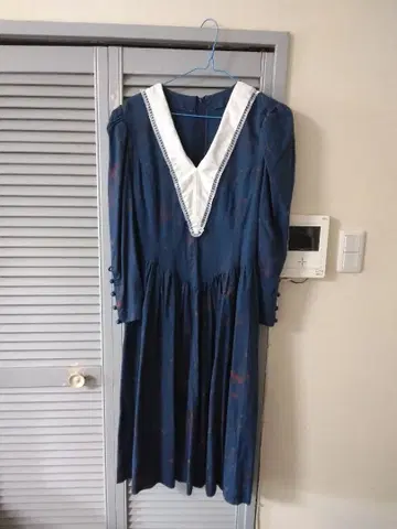 레어 카라 부착 꽃무늬 원피스 빈티지 네이비 플라워 프린트 퍼프 슬리브