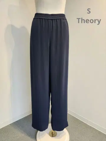 이번 시즌 띠어리 네이비 팬츠 S 사이즈