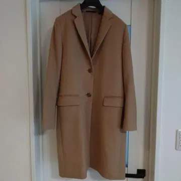 베이지 체스터 코트 투버튼