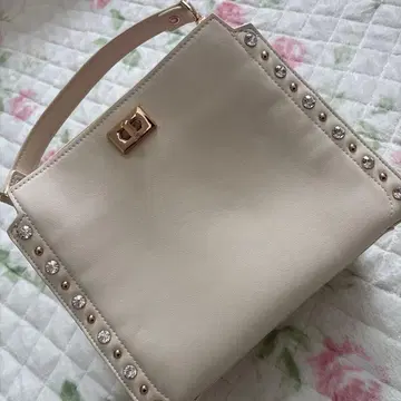 DIANA 스톤 장식 핸드백