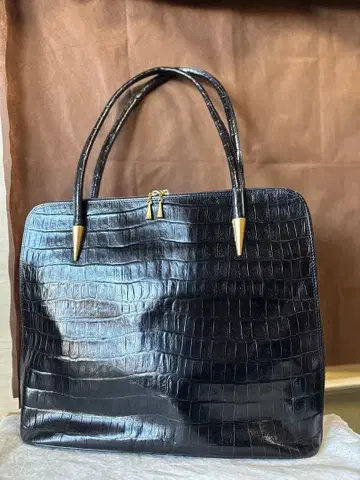 블랙 핸드백 ARUKAN