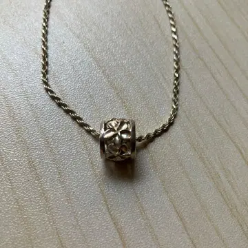 통 모양 플루메리아 목걸이