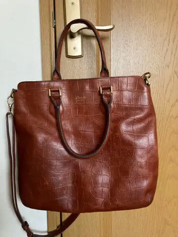 다코타 엠보 토트 숄더백