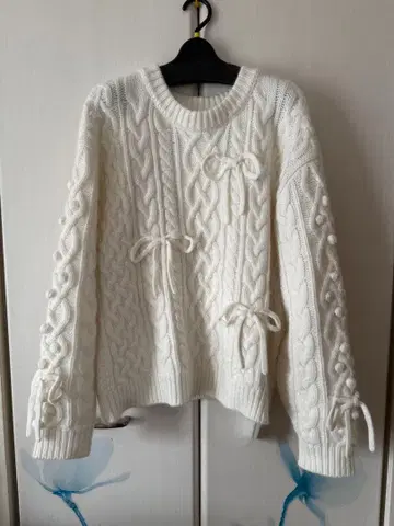 택 포함. 지프소필라 gypsohila 니트