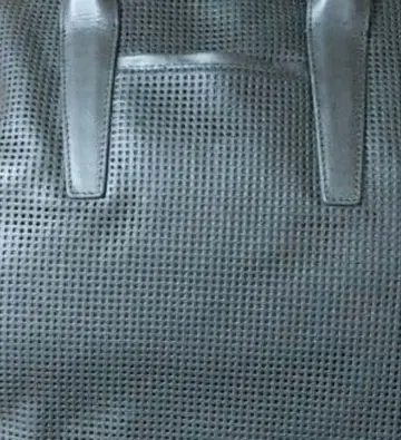 미사용 새상품 천연 가죽 펀칭 가죽 보스턴 백 블랙