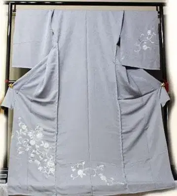 순수 실크 호몬기 자수 작은 꽃 당초 패턴 그레이 [일본 실크] 미재단