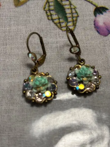 찌그러진 장미 디자인 귀걸이 (양쪽 귀용)