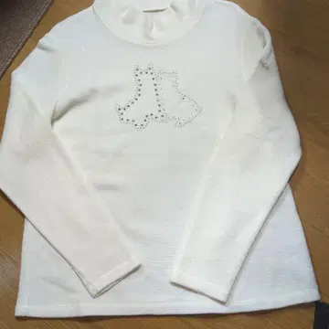 Blanche & White 비쥬 장식 긴팔 니트