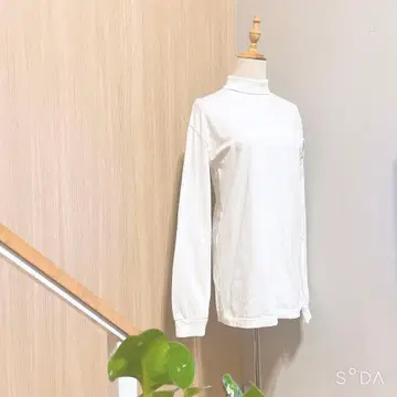 J&M DVIDSON 화이트 하이넥 긴팔 T셔츠