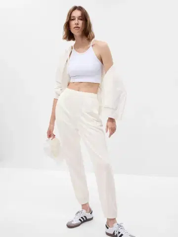 GAP 로고 화이트 맨투맨 조거 팬츠