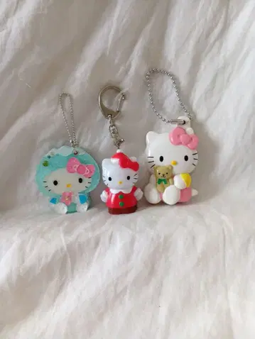 헬로키티 슬라이드 거울 산타 키링 3개 레트로