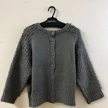 그레이 니트 가디건 버튼 포함