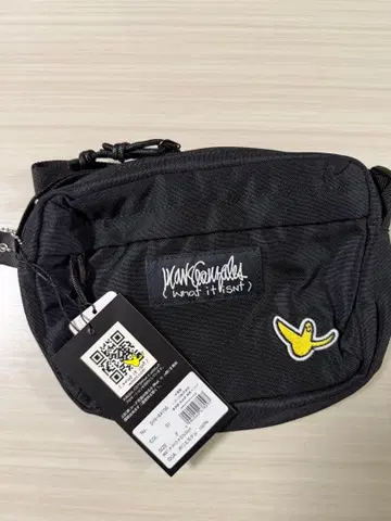 What it isNt ART BY MARK GONZALES 숄더