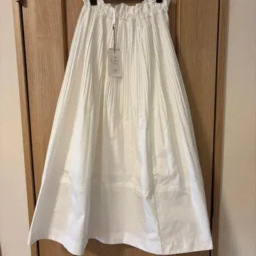 [택 포함 새상품] machatt 랜덤 플리츠 스커트