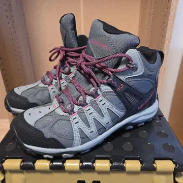 MERRELL 트레킹 슈즈 고어텍스 J500224 23cm