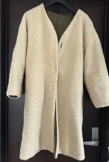 어스 뮤직&에코로 리버서블 보아 코트 아이보리/올리브 F