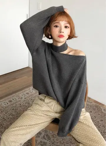 그레이 오프숄더 니트 스웨터 FREE