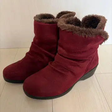 퍼 달린 여성용 부츠