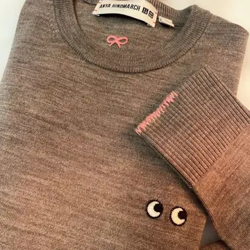 유니클로 x 아냐 힌드마치 스웨터 ANYA HINDMARCH