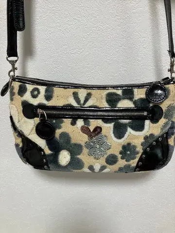 싱크비 꽃무늬 비즈 장식 숄더백