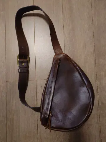 cottage 크롬 엑셀 가죽 바디백