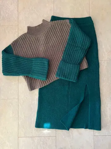 SLY 그레이와 터콰이즈 니트 스웨터 셋업 새상품