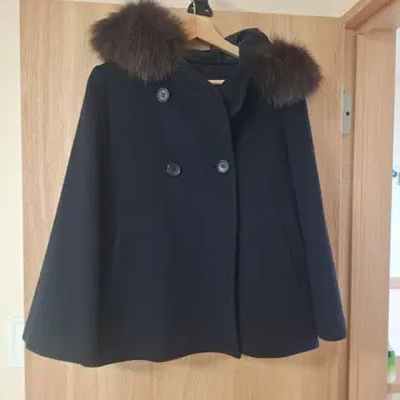 네이비 후드 부착 케이프 코트