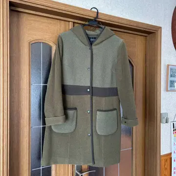 RES RALIQUE 후드 부착 울 코트