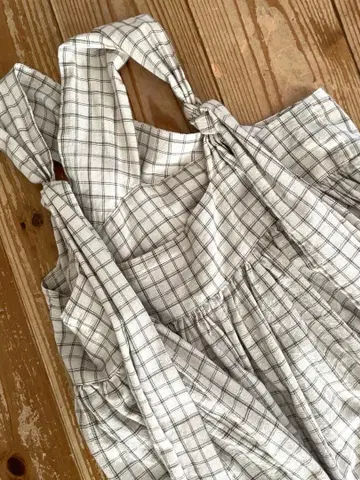 tope cross strap dress