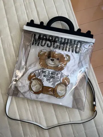 새상품급 MOSCHINO 테디베어 클리어 숄더백