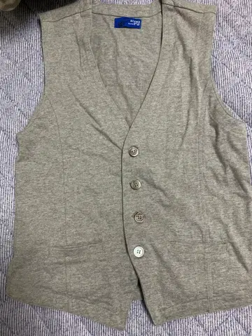 BEAMS 그레이 베스트 4 버튼