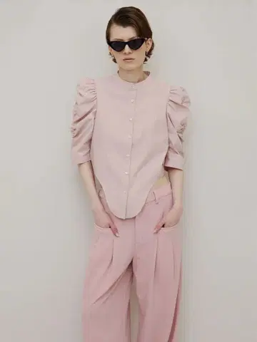 AMERI GATHER SLEEVE ROUND BLOUSE