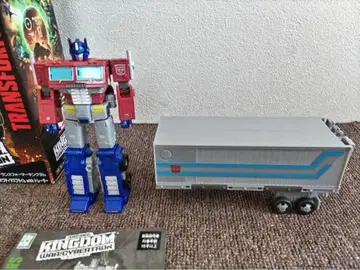 트랜스포머 킹덤 KD-19 옵티머스 프라임 with 트레일러