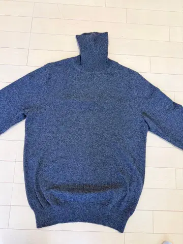 유니클로 캐시미어 터틀넥 스웨터 그레이 M