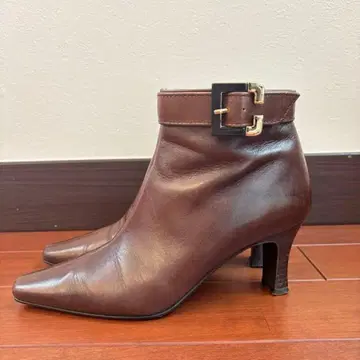 YOSHINOYA 브라운 가죽 부츠