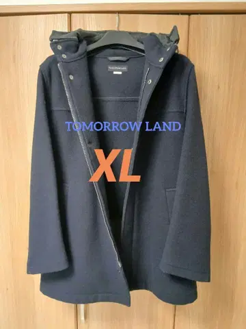 [ TOMORROW LAND ] 네이비 후드 부착 울 코트
