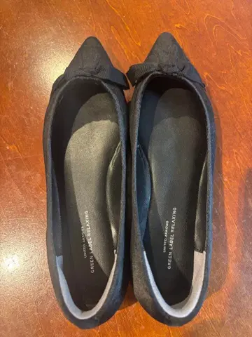 포인티드 턱 리본 플랫슈즈 23.5cm