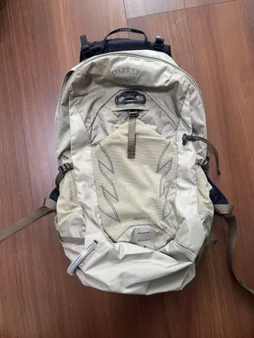 OSPREY TALON 22 백팩 베이지